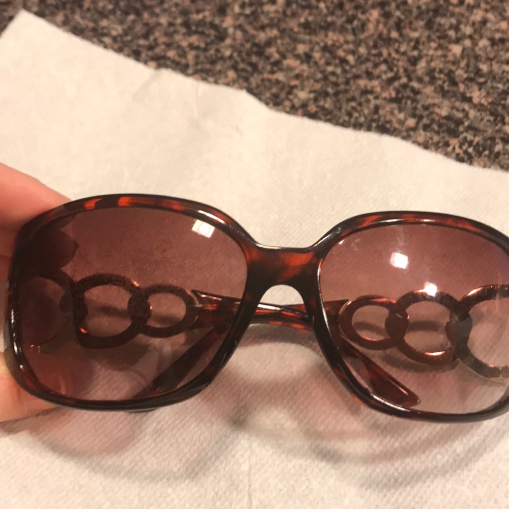 🎈SOLD🎈Brown tortoise shell sunglasses - Picture 1 of 3